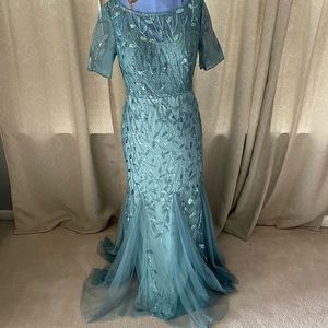 Women's gown size 6